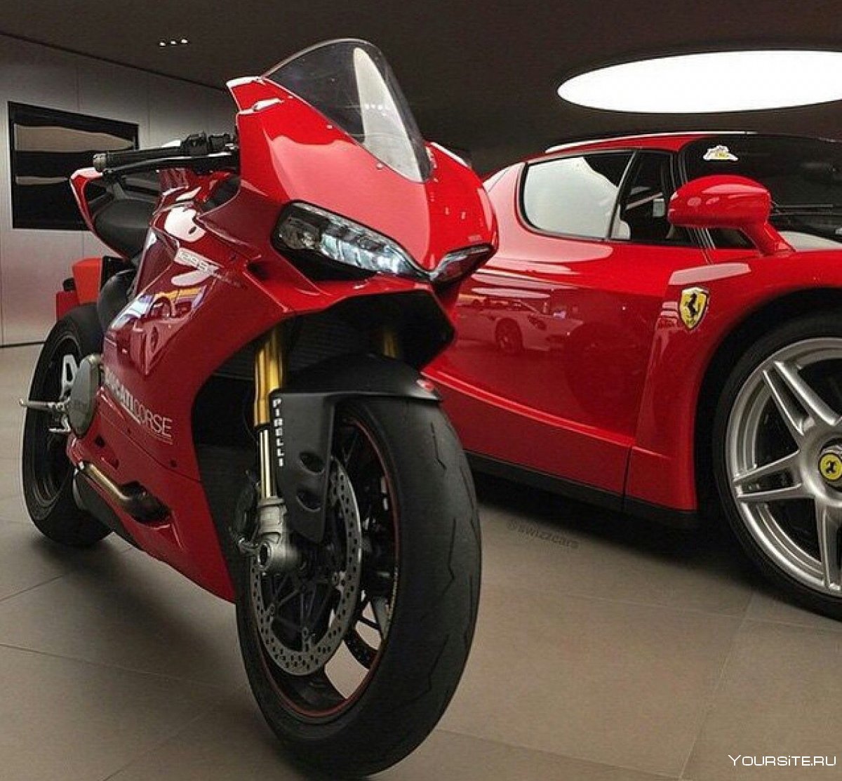 Мотоцикл Ducati Ferrari