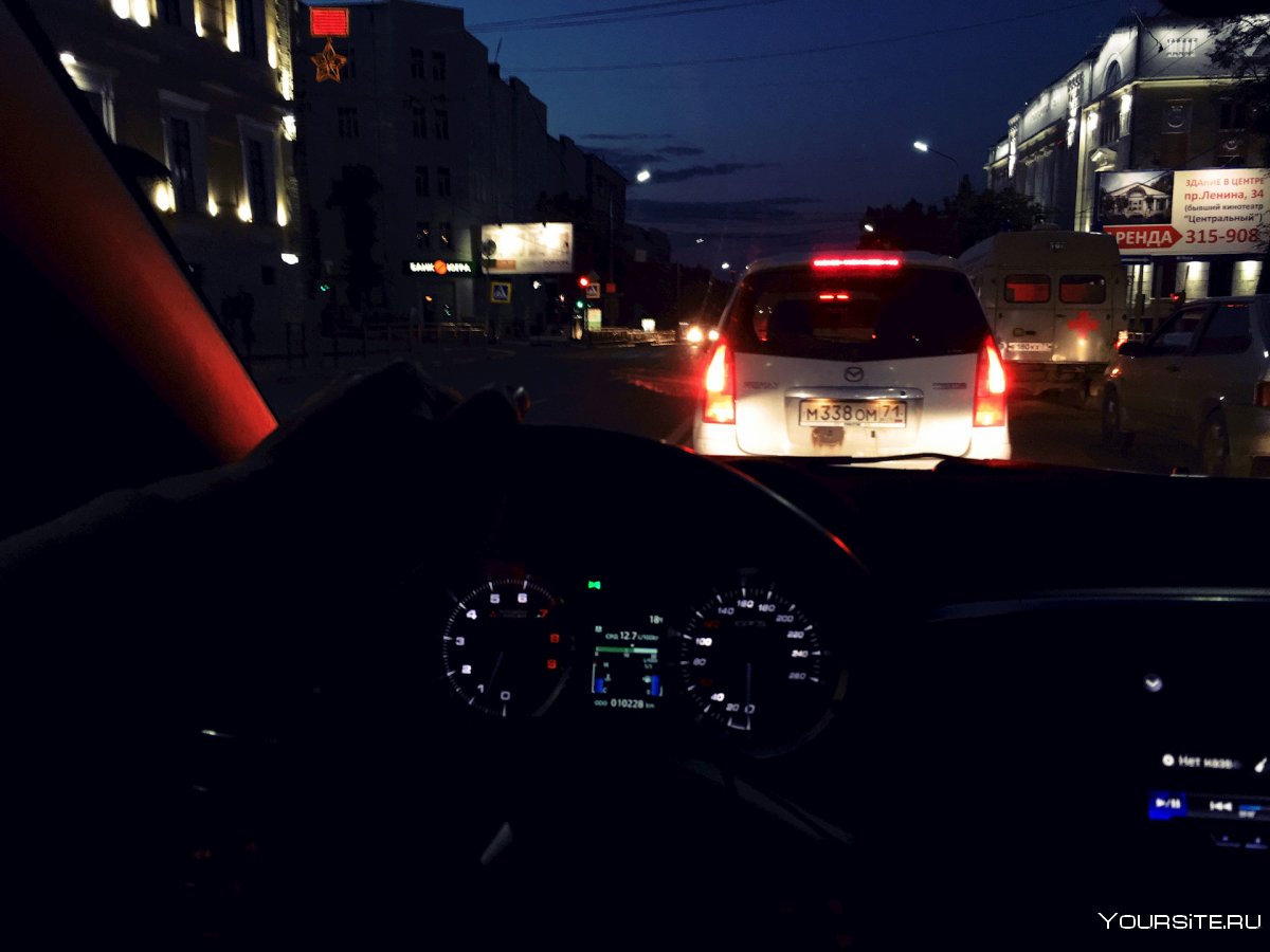 Ночью за рулем по городу