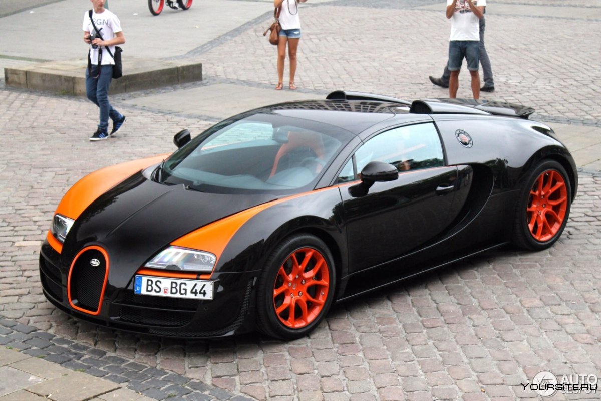 Bugatti Veyron Grand Sport красный