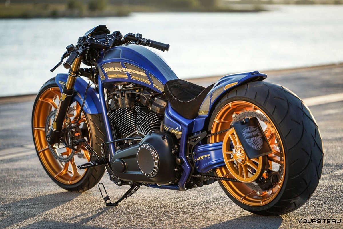Чоппер Harley Davidson Breakout