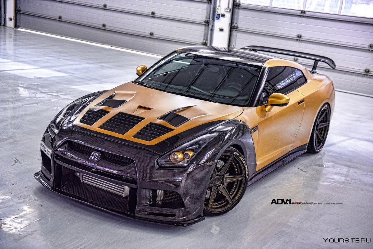Nissan gt-r r35 золотой