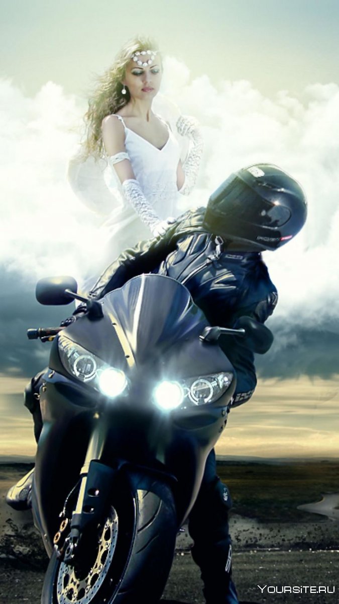 Девушка в белом платье на мотоцикле