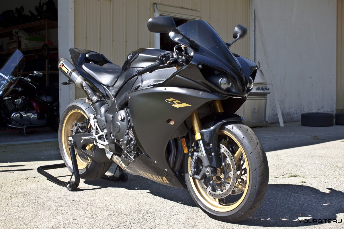 Yamaha r1