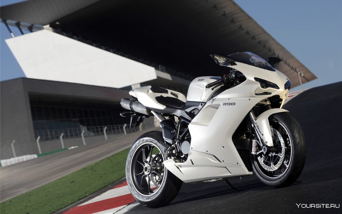 Ducati спортбайк белый