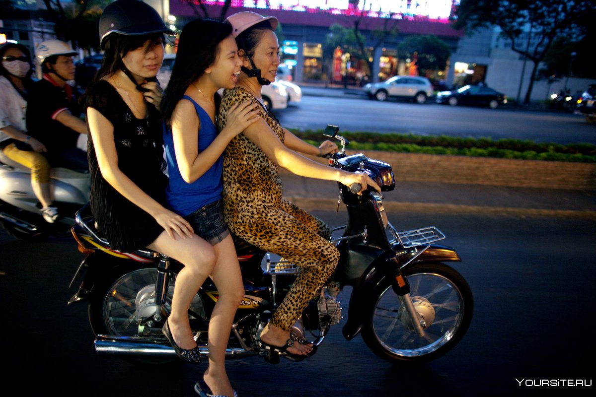 Девушки Вьетнама на улице