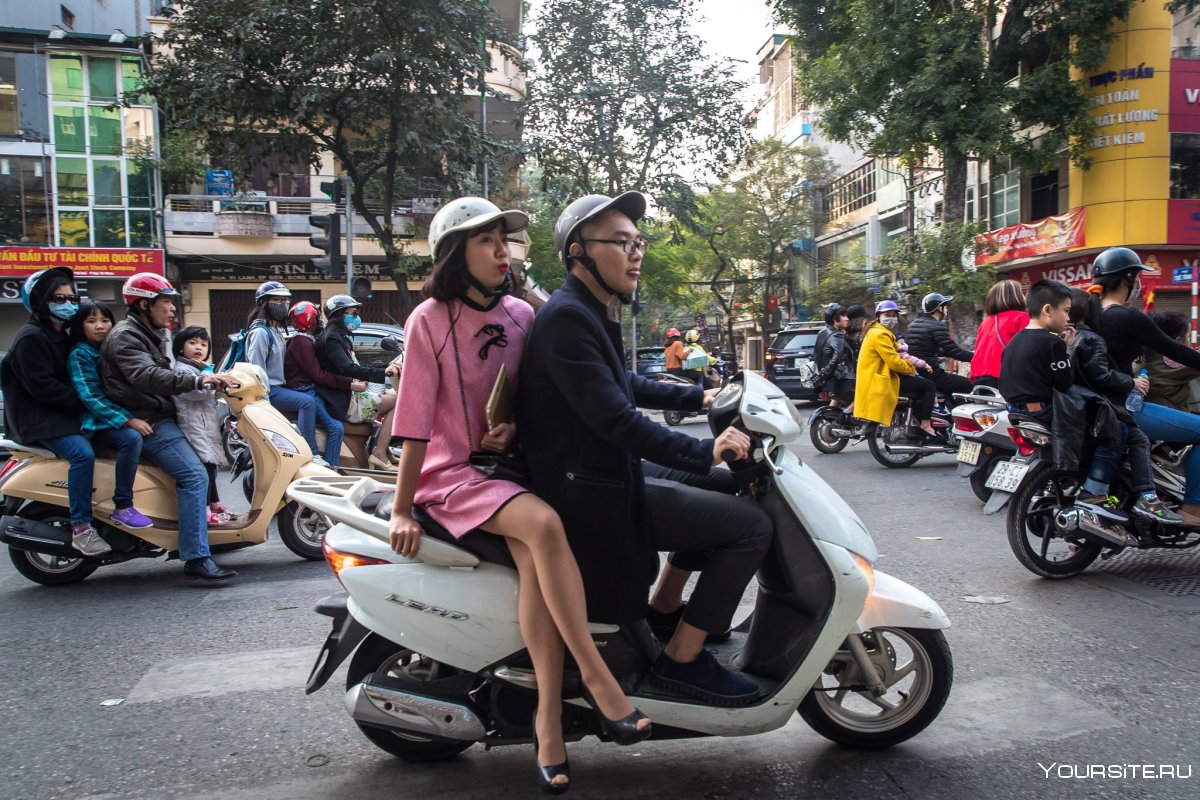 Вьетнамцы на мотобайках