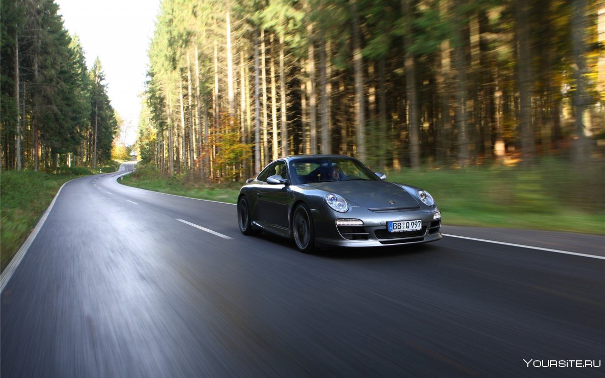 Porsche 911 на дороге