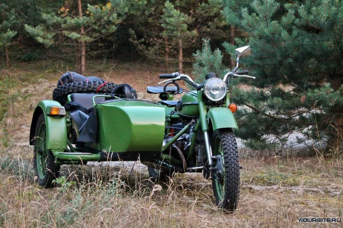 Закрытая коляска для мотоцикла Урал