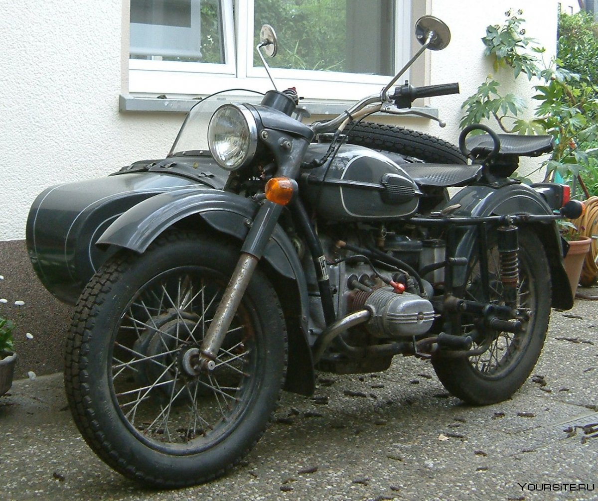 Урал мотоцикл 750 кубов чёрный