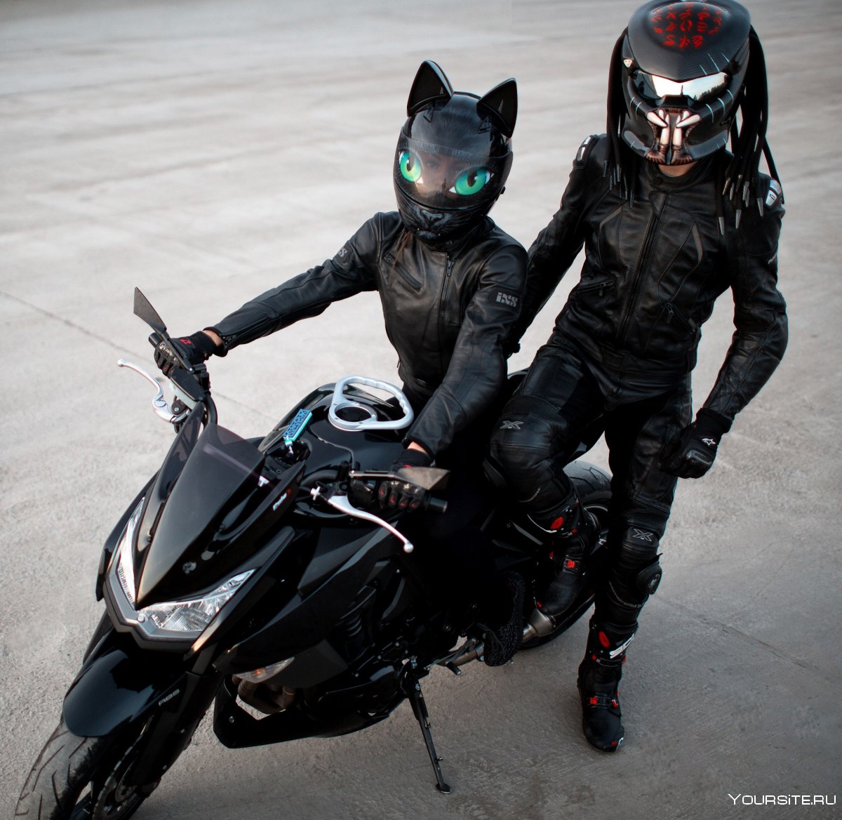 Шлем мотоциклиста с ушками