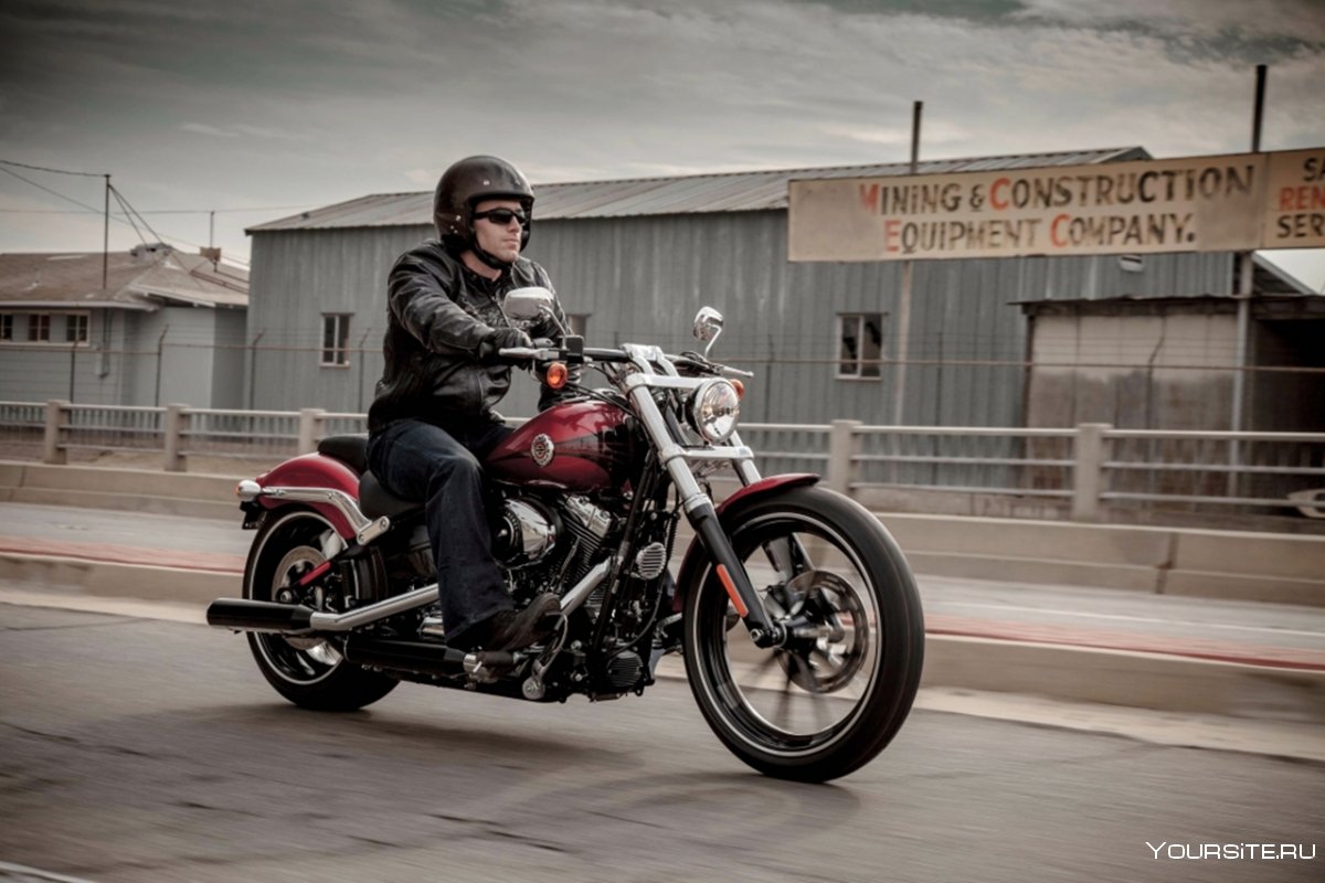 Новый мотоцикл Harley-Davidson Breakout 2013