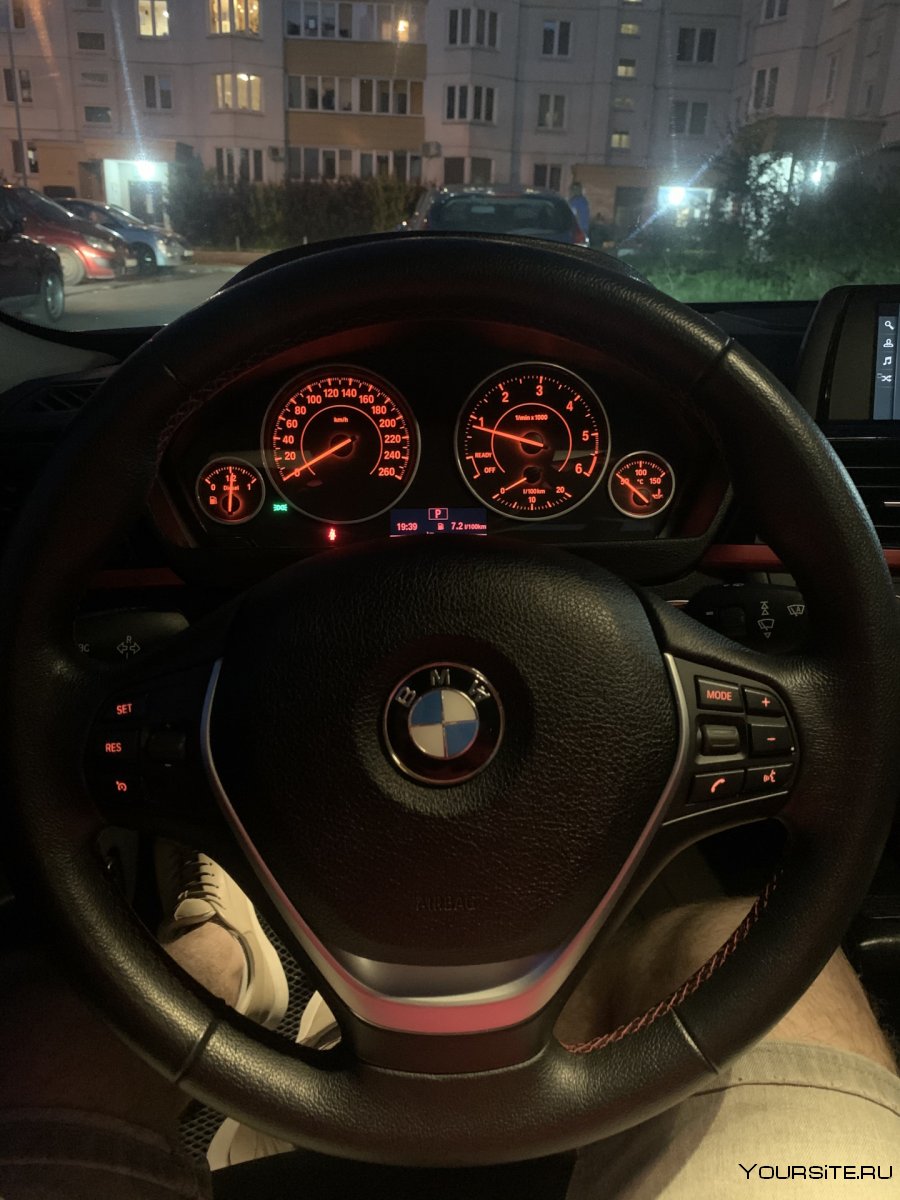 BMW m5 f90 салон ночью
