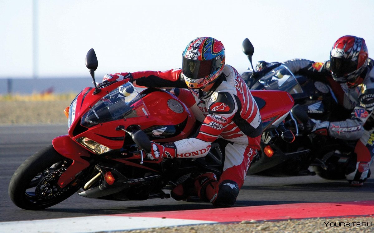 Мотоциклист Honda cbr600rr