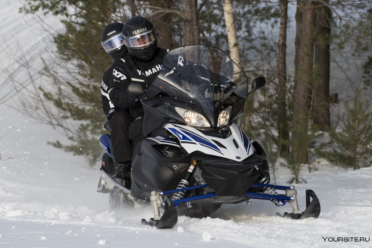 Снегоход Yamaha RS Venture