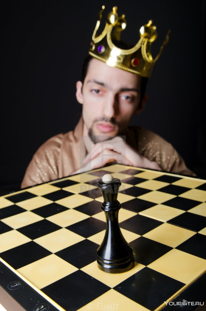 Шахматный Король в растерянности