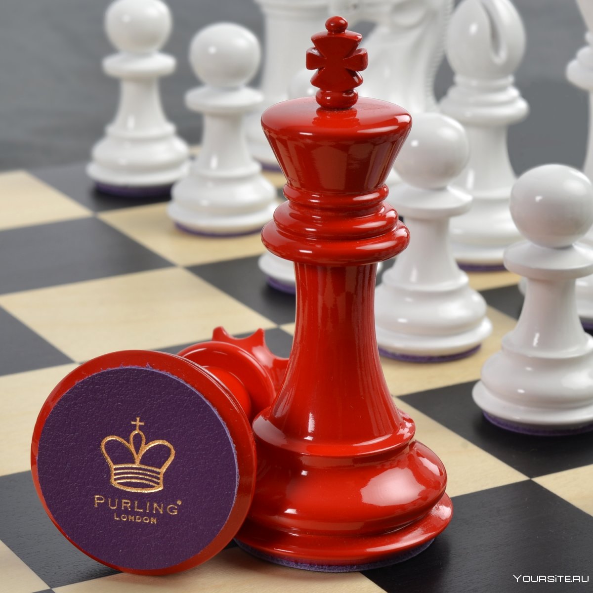 Красный Король шахматы