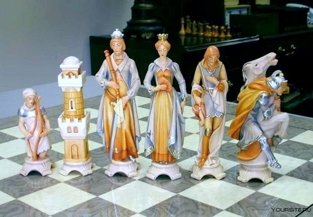 Шахматы с фигурками людей
