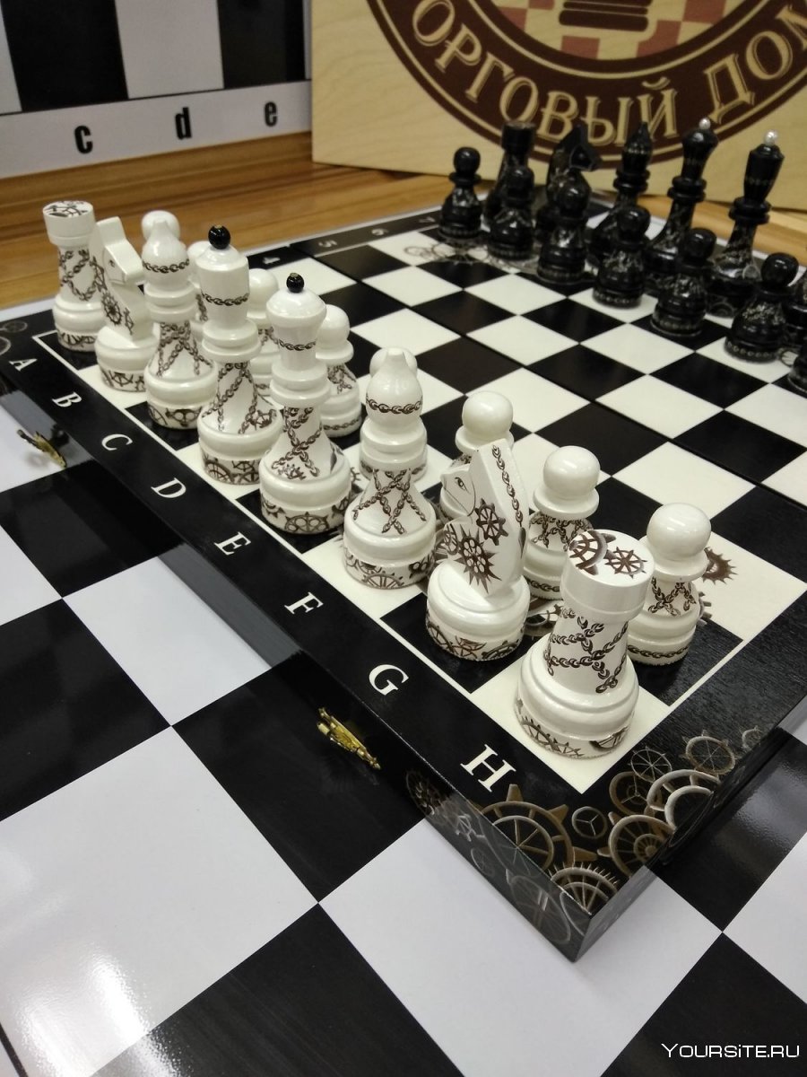 Фарфоровые шахматы