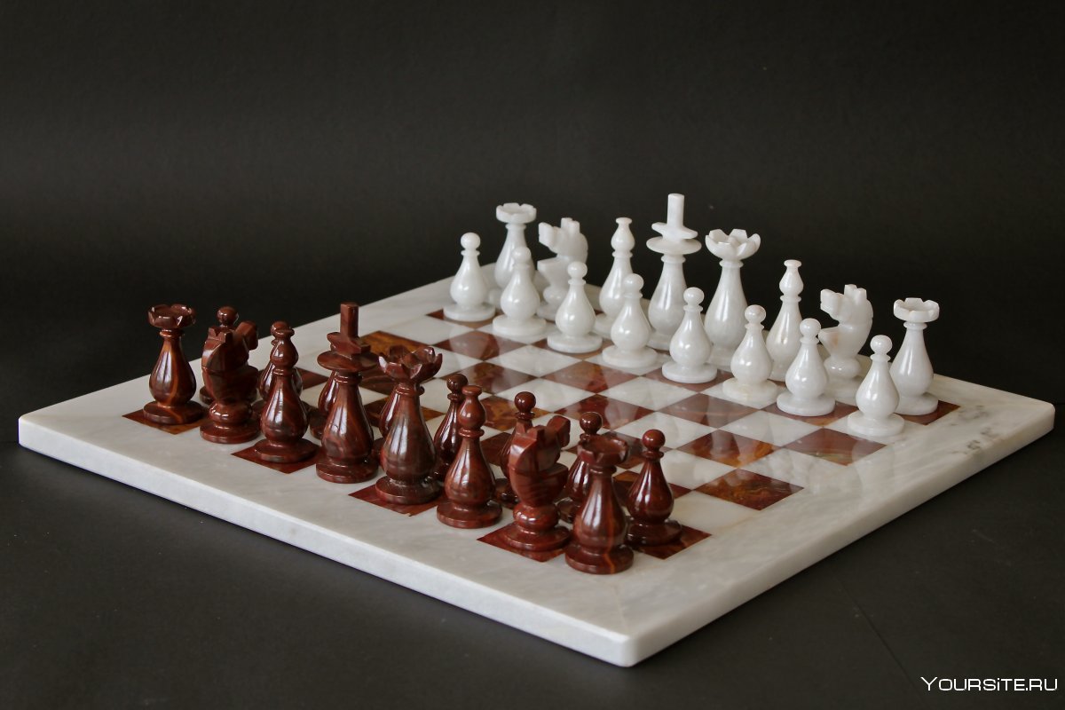 Красивая шахматная доска с узором