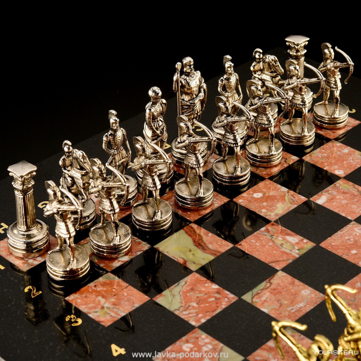 Шахматная фигурка короля