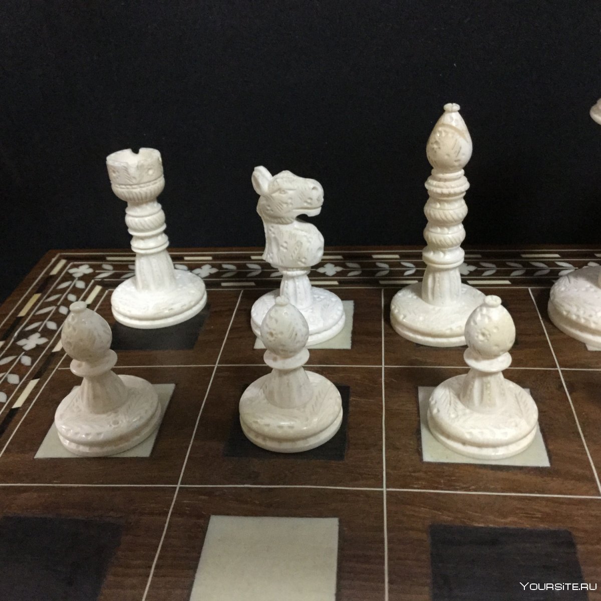 Шахматы из слоновой кости