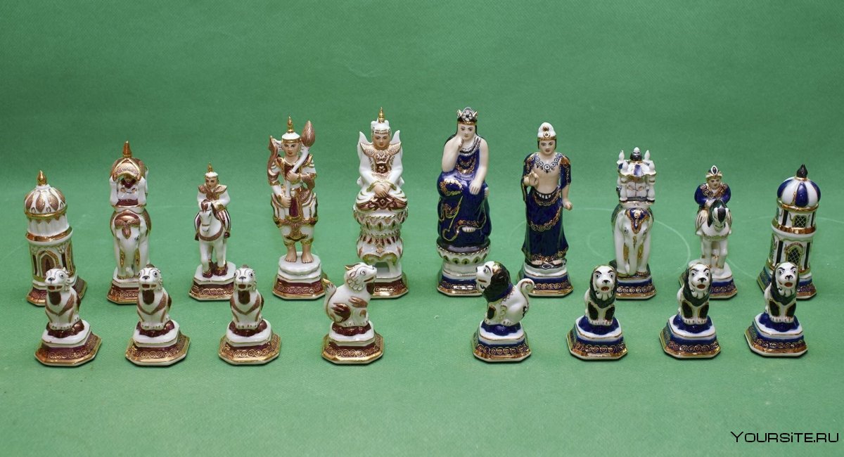 Фарфоровые шахматные фигуры. Магометанская Индия.