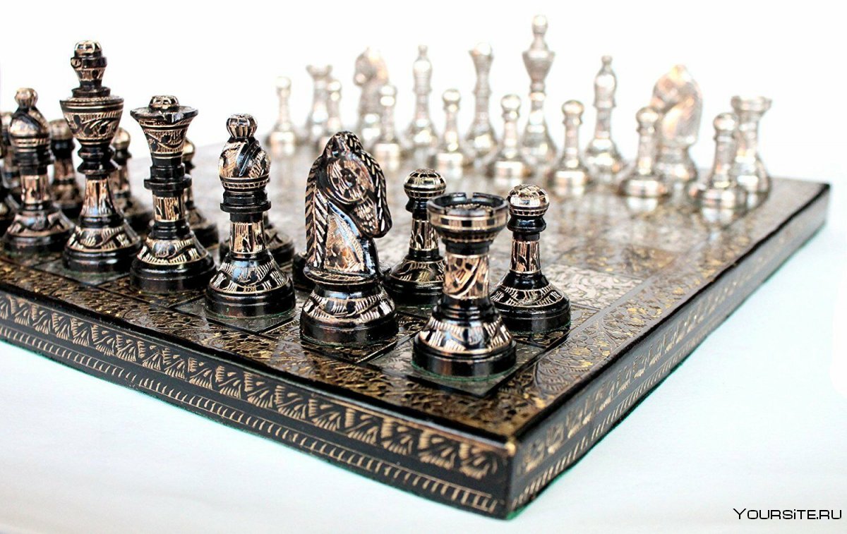 Набор металлических шахматных фигур