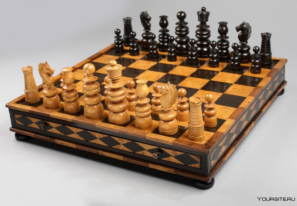 Старинная шахматная доска