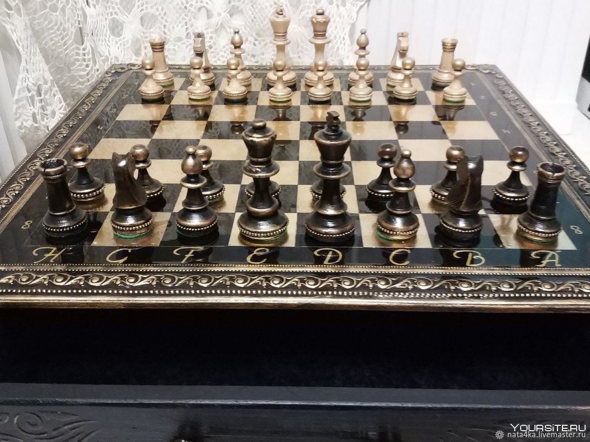 Шахматы деревянные с бархатным