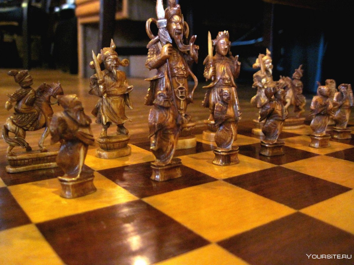 Древние шахматные фигуры