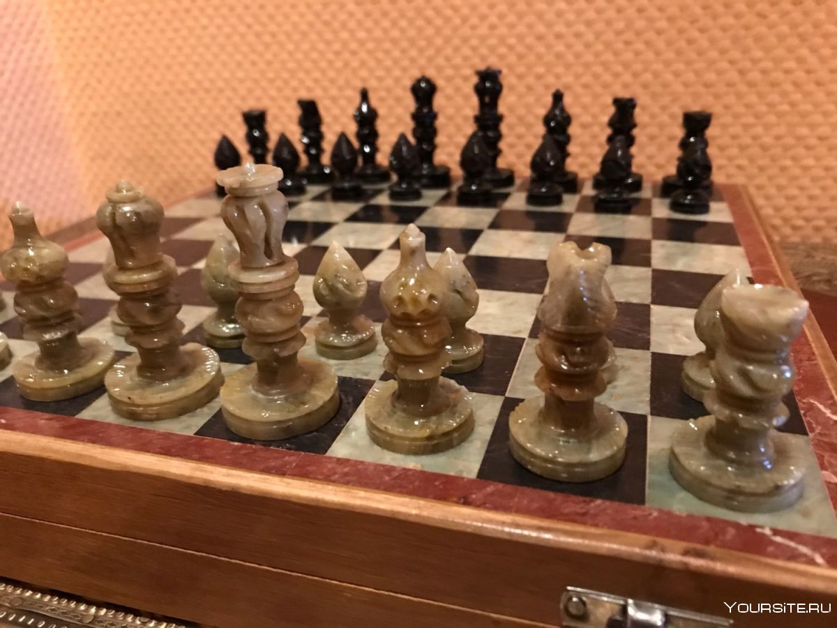 Коричневые шахматы