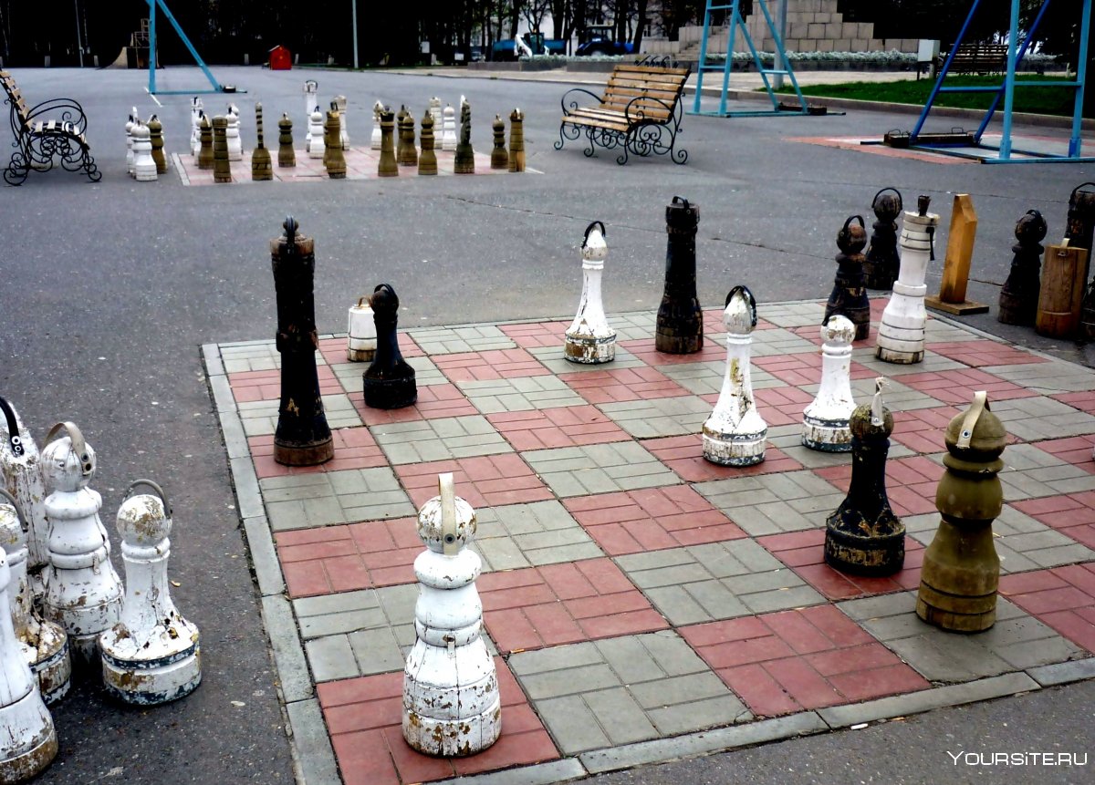 Шахматы на набережной