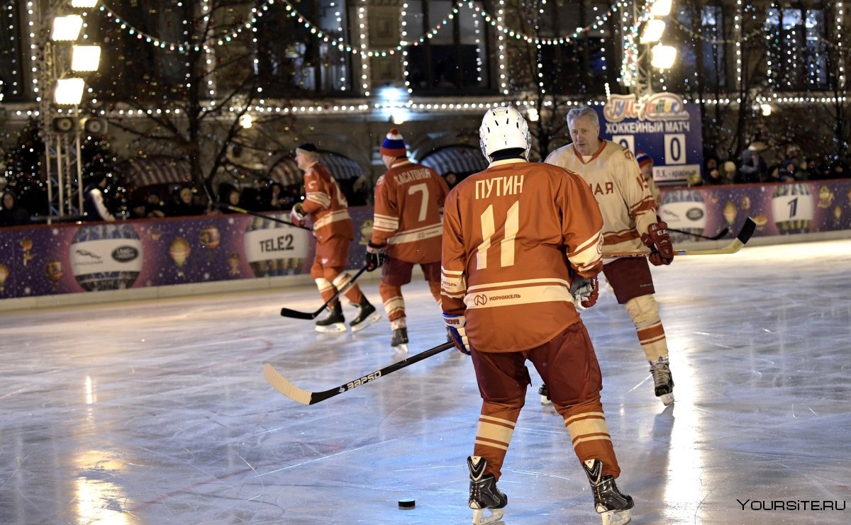 Путин хоккей красная площадь