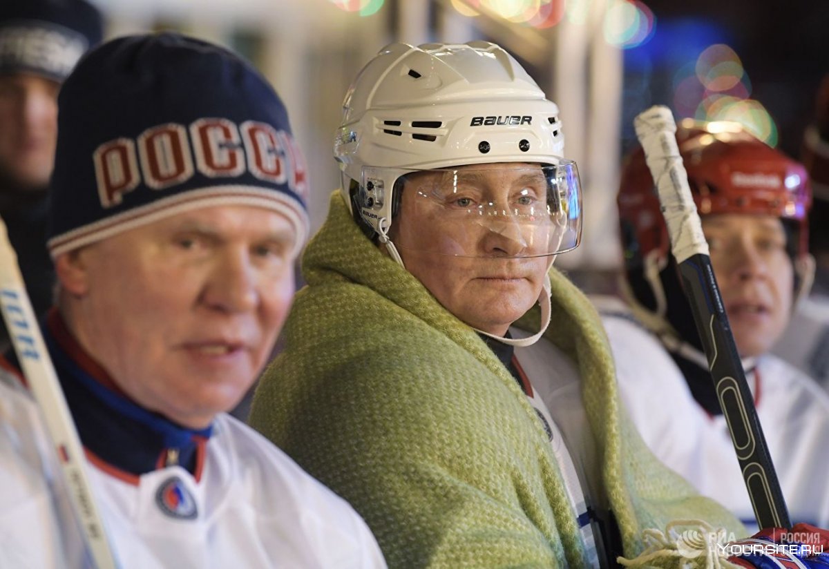 Путин хоккей бабушка