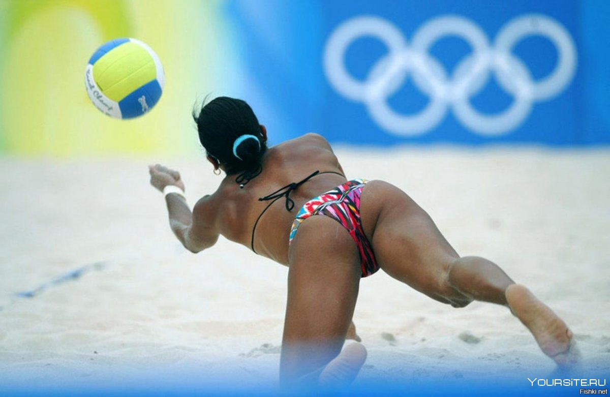 Спортсменки пляжного волейбола