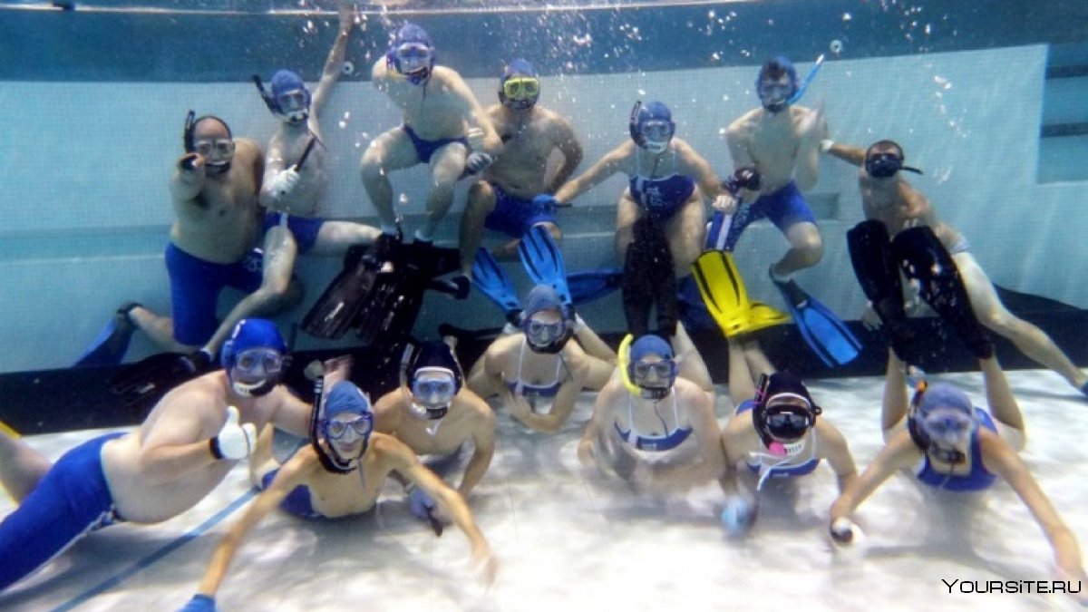 Хоккей купание. Подводный хоккей в Великобритании. Подводный хоккей команды. Подводный хоккей бассейн.