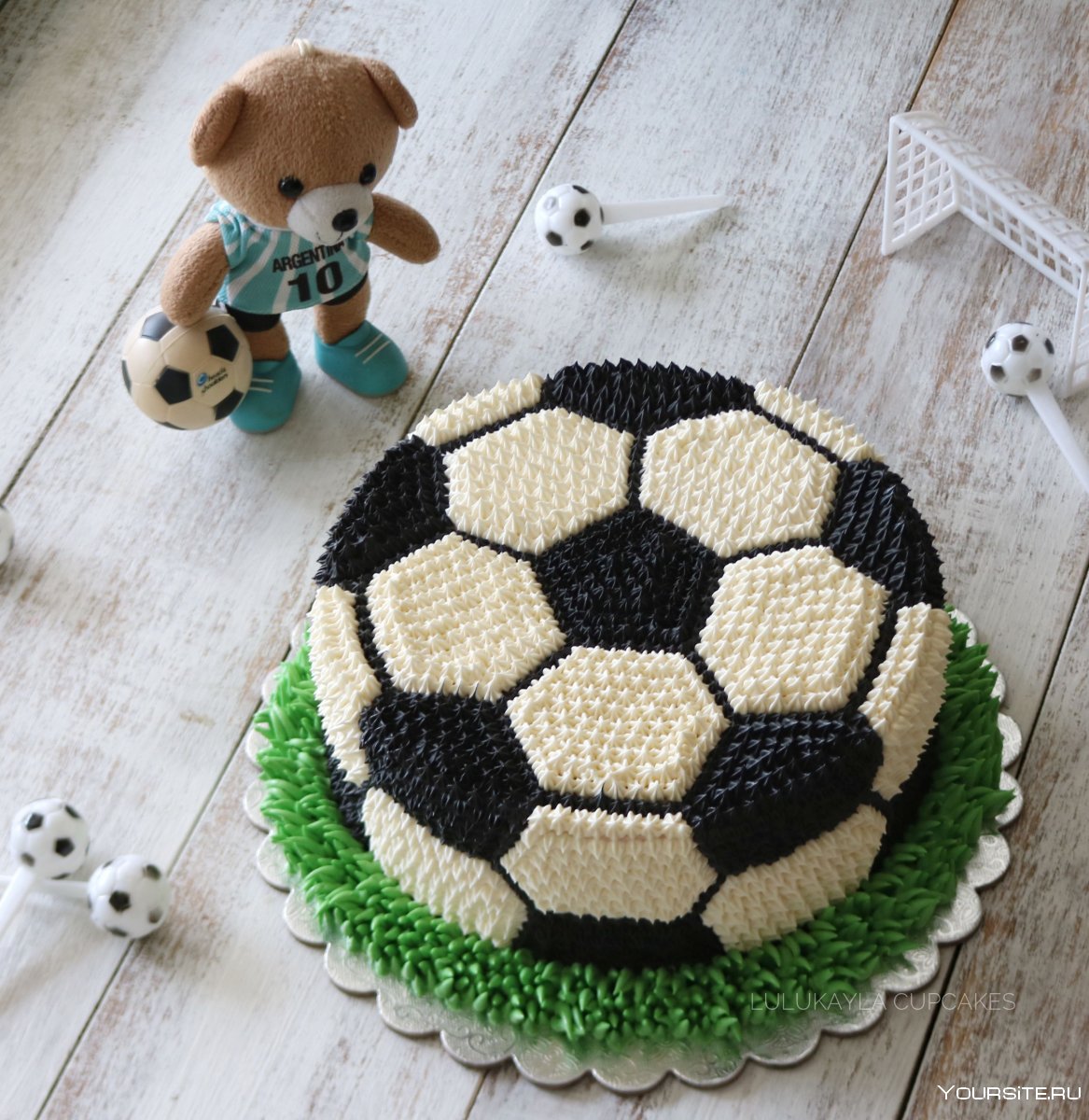 Торт футбольный мяч кремовый