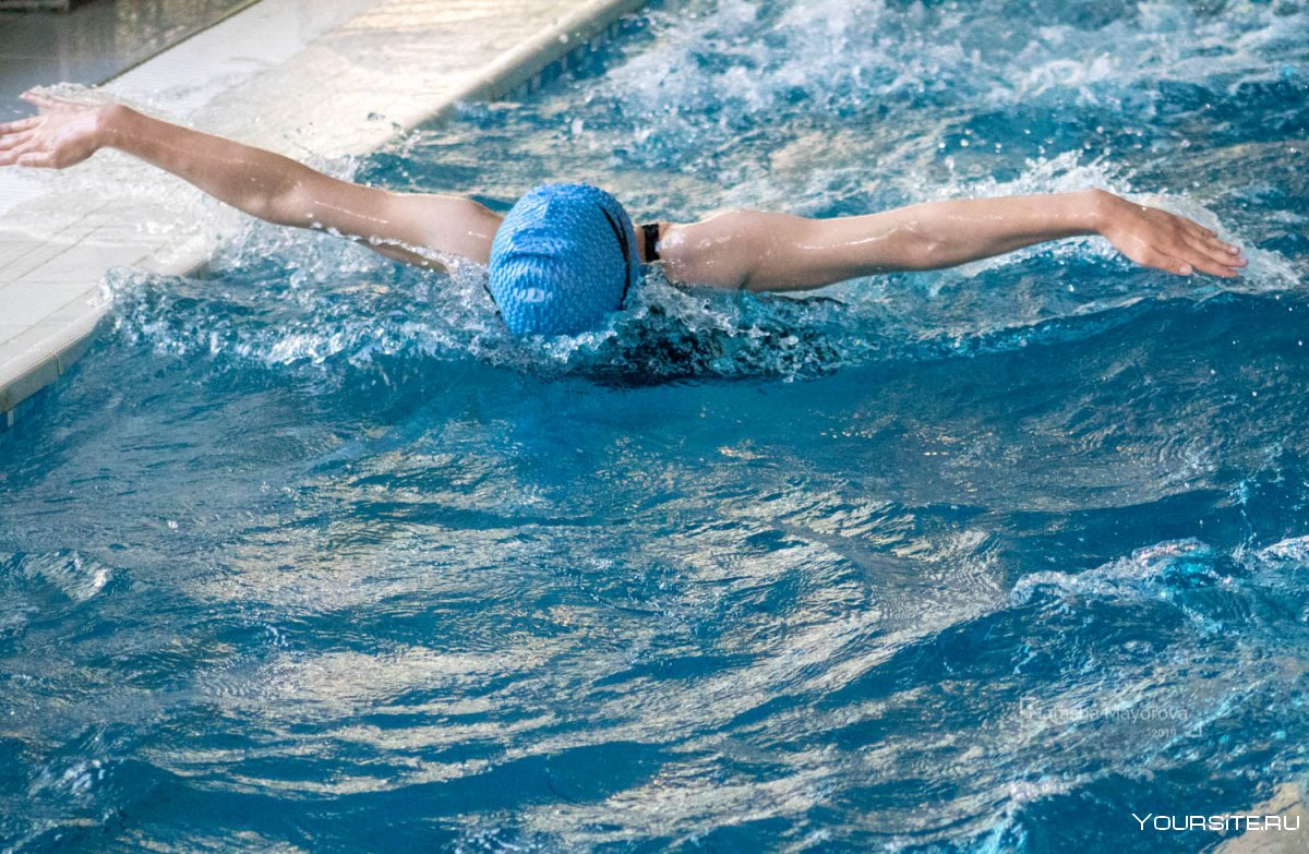 Спортивное плавание девушки