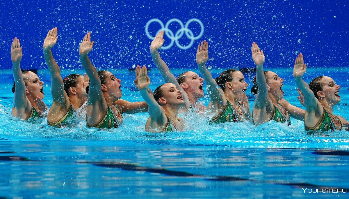 Зрители могут насладиться изысканной техникой плавания и потрясающей природой синхронных движений у Фигуры Аврора.