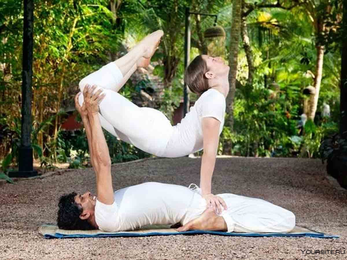 Стойки для йоги на двоих