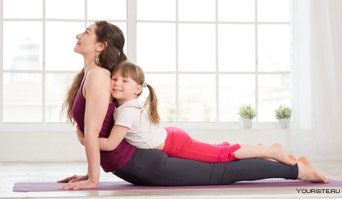 Мама и дочь йоги