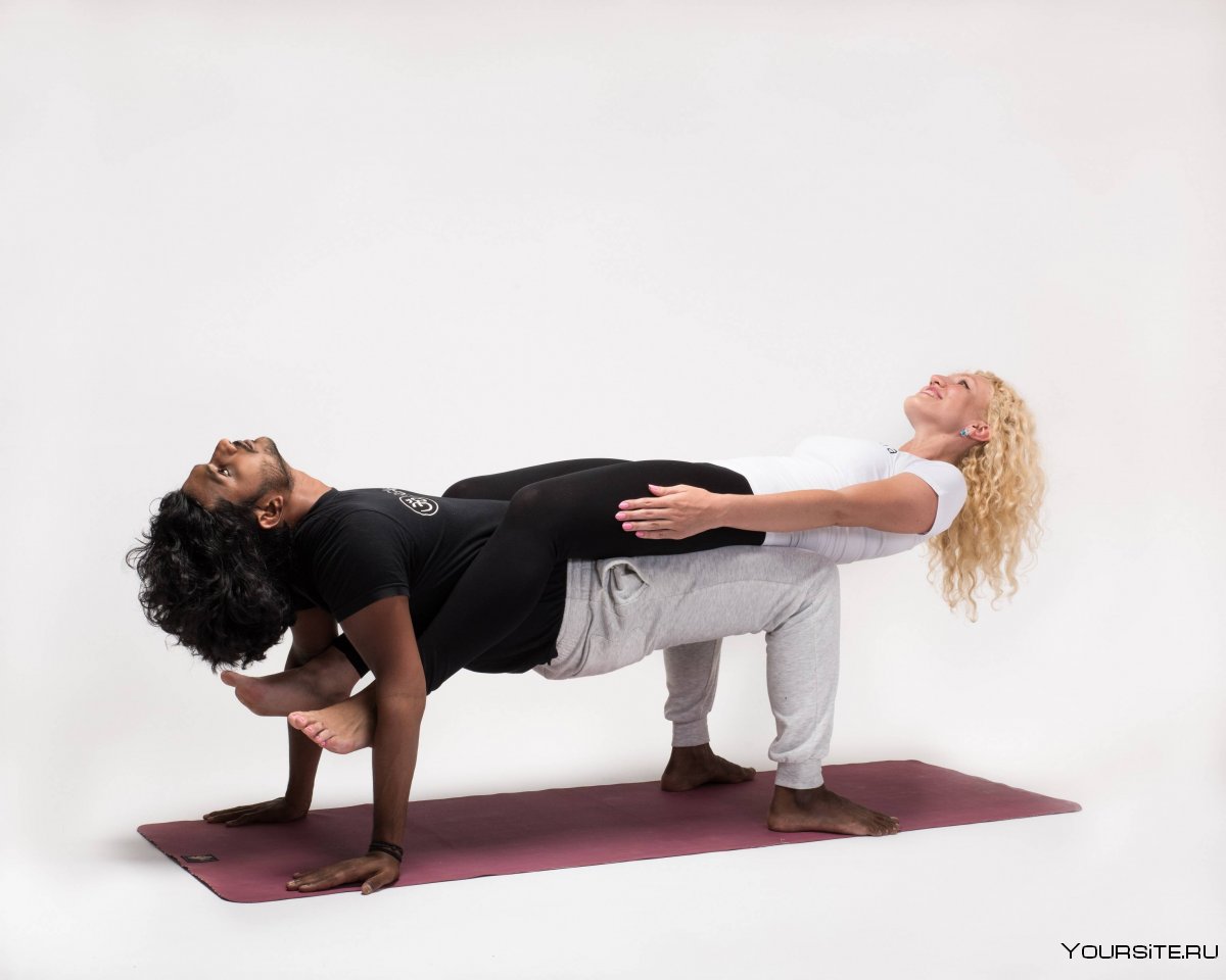 Парная йога позы для сна