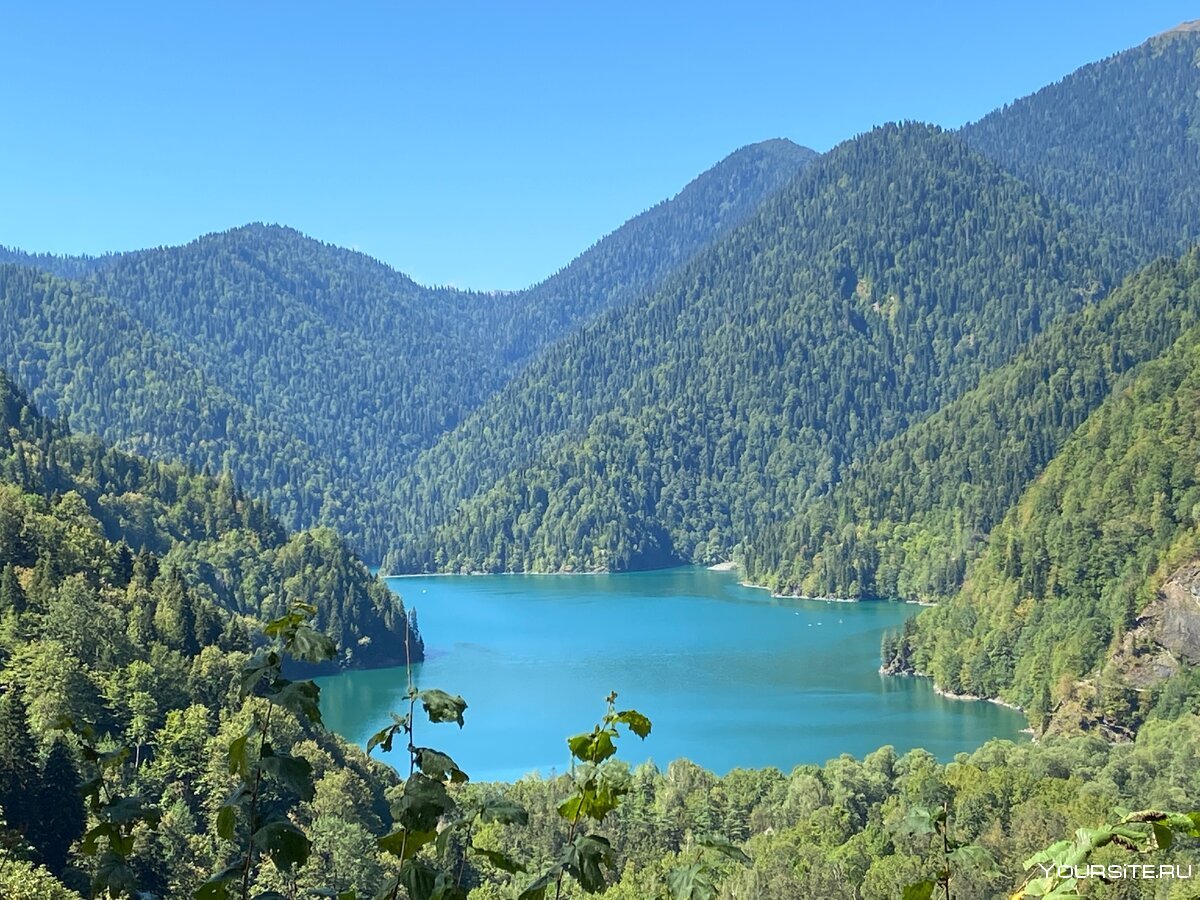Абхазия отели в горах на озере Рица