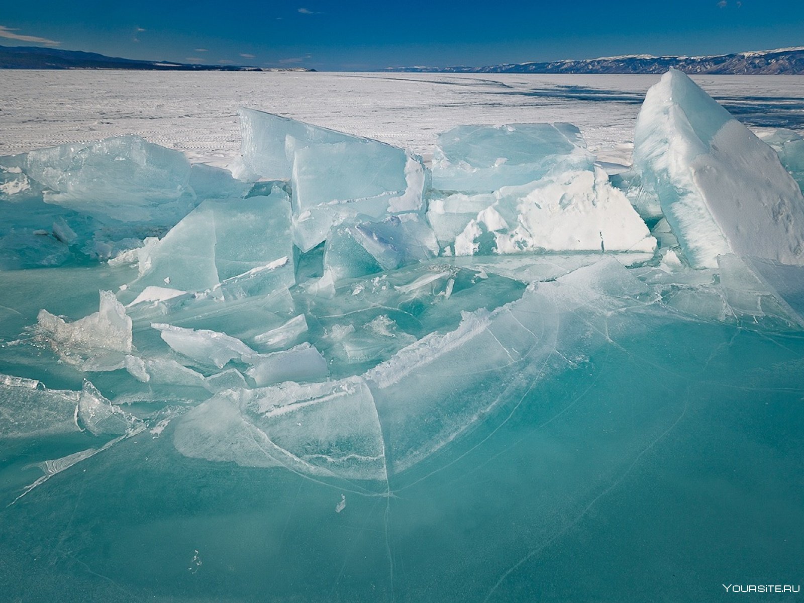 Волшебный Байкал. Волшебный лед Ольхона. Байкальский лед и Северное сияние. Lake baikal russia
