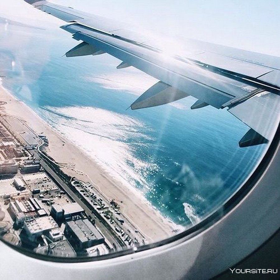 Вид из окна самолета на Испанию