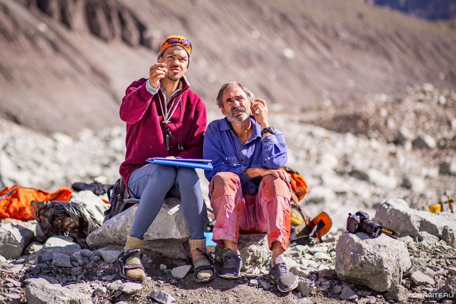 Туристы в горах Таджикистана