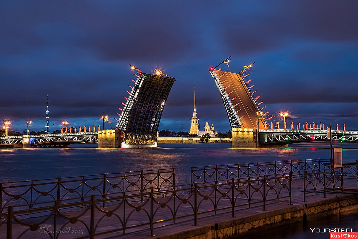 Дворцовый мост (г. Санкт-Петербург, Россия)