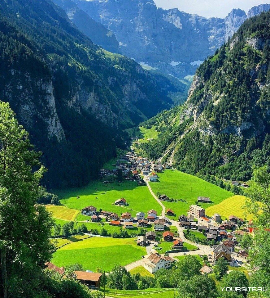 Андерматт деревня в Швейцарии