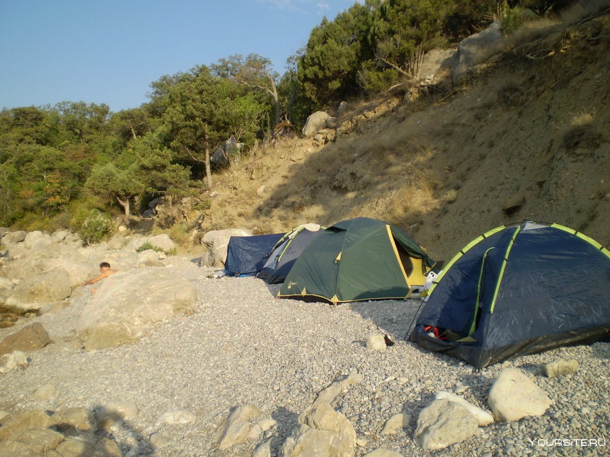 Бухта Ласпи палаточный лагерь