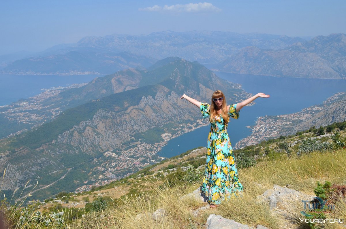 Фото женских платьев в Черногории